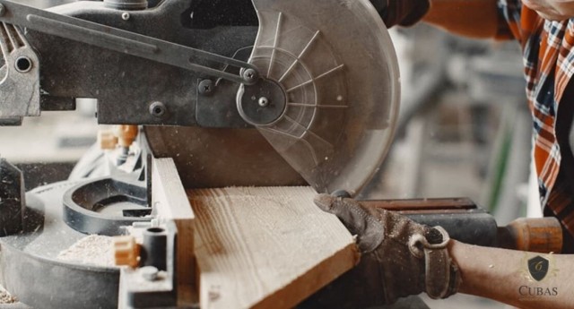 Auxiliar de marcenaria que teve dedos amputados recebe R$ 245 mil de indeniza��o