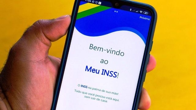 Banco deve indenizar por desconto em benefcio referente a emprstimo no solicitado