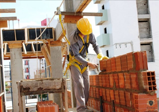 Condom�nio deve indenizar vizinhos por perturba��o do sossego durante obra