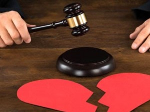 Adultrio ocorrido sem humilhao pblica e vexatria no configura dano moral, diz juiz