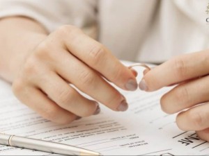 Amante n�o pode ser benefici�ria de seguro de vida institu�do por homem casado