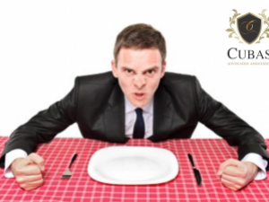 Cliente nem sempre tem raz�o, principalmente quando xinga e agride dono de restaurante