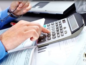 Empresa que transferiu dvida a terceiros no tem legitimidade para discutir nulidades do contrato