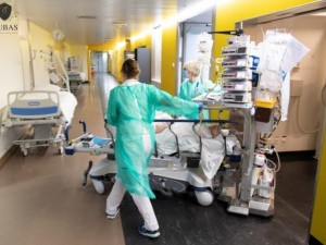 Hospital deve emitir CAT para profissionais de sa�de que se infectaram com covid-19