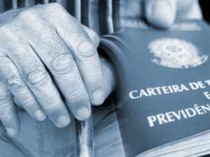 TRF4 - Concede penso por morte de genitor a homem absolutamente incapaz